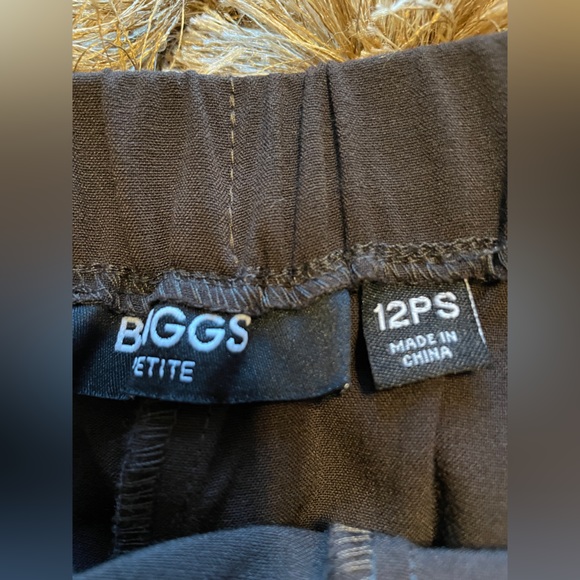 Dress pants - Picture 2 of 2